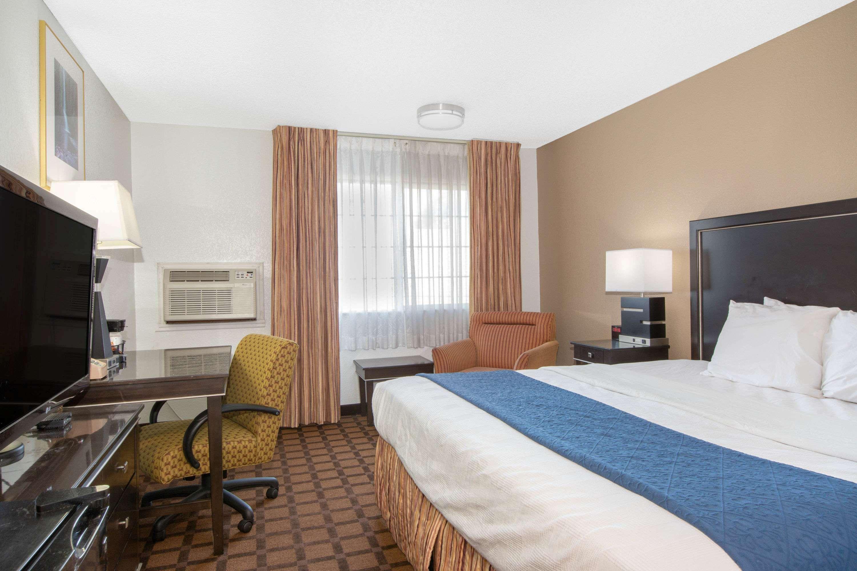 Baymont By Wyndham Roseburg Hotel Exterior foto